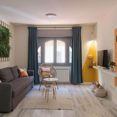 Roommy Leon Luaran gambar